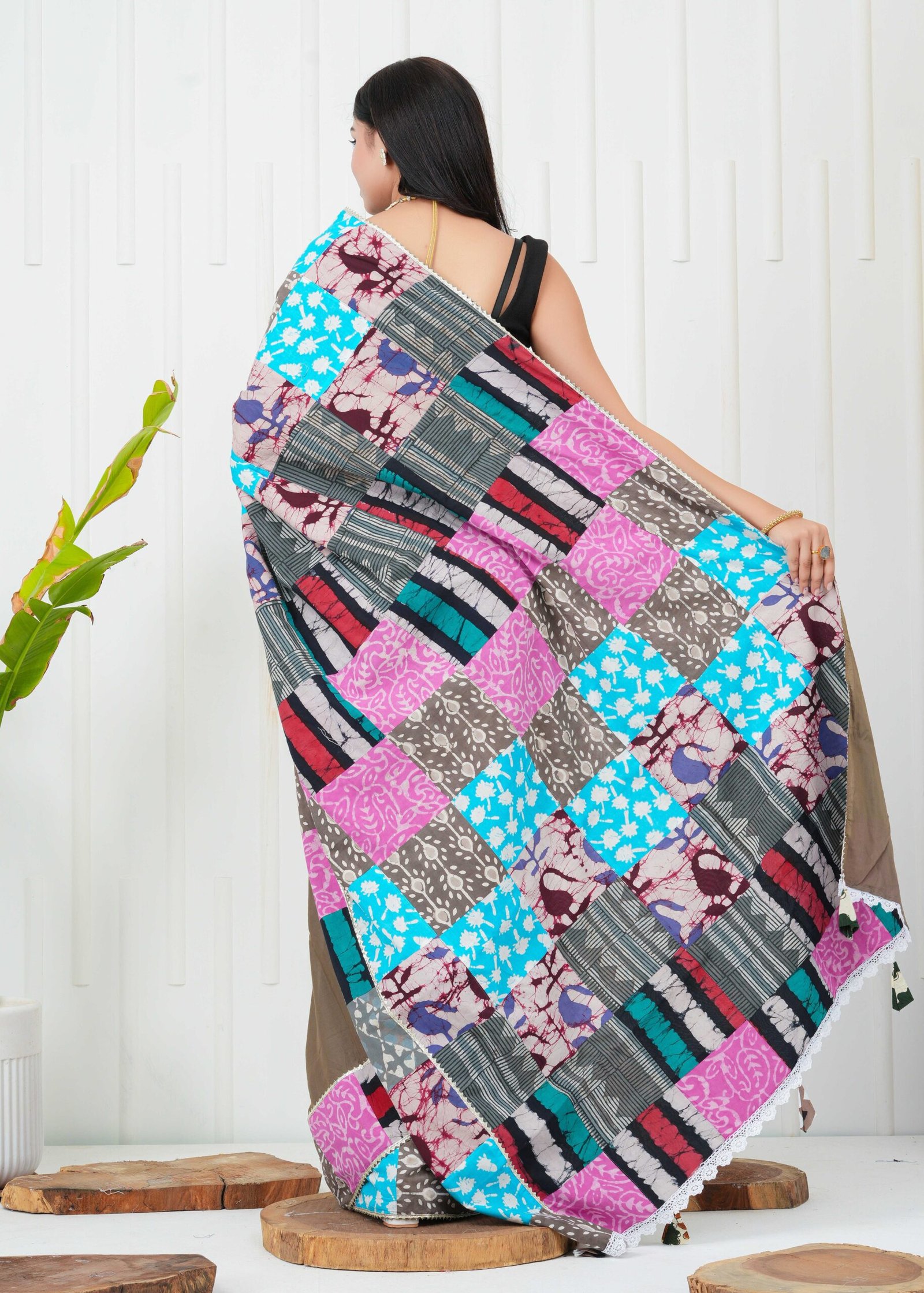 Elegant Printed Cotton Saree with Traditional Floral & Paisley Design - Image 3