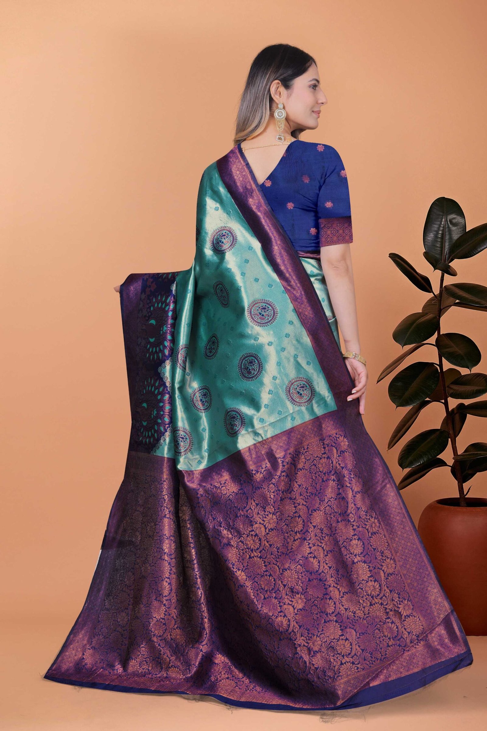 Sea Green & Royal Purple Zari Woven Silk Saree with Contrast Blouse Piece - Image 2